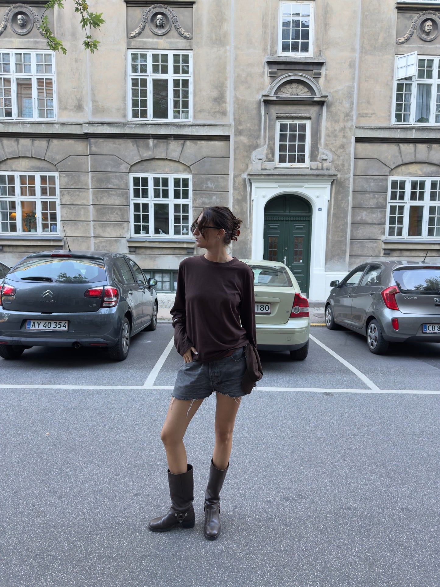 Rose is 176 cm tall and wears size M. | dark brown