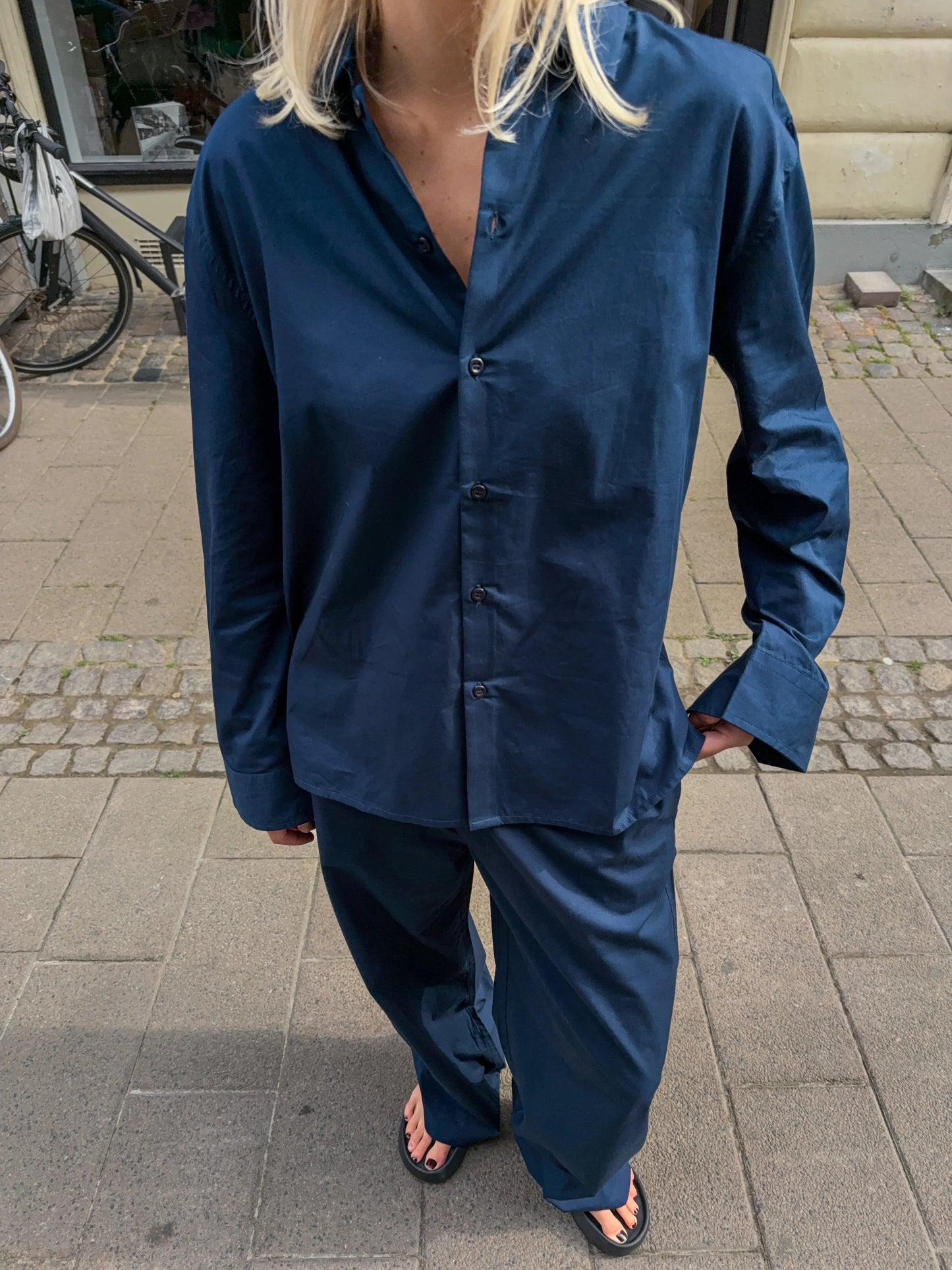 Sofie is 170 cm tall and wears size M. | navy