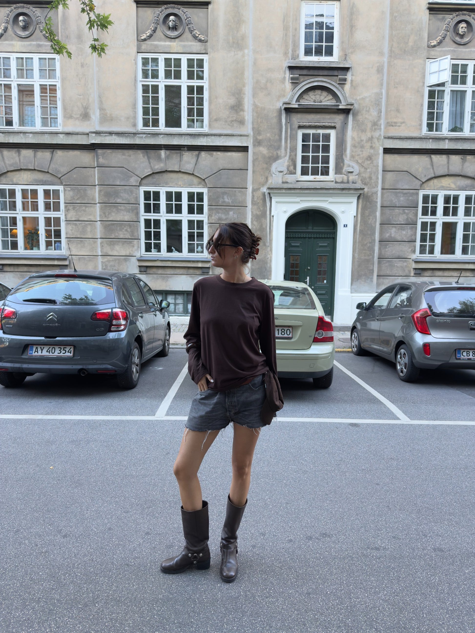 Rose is 176 cm tall and wears size M. | dark brown