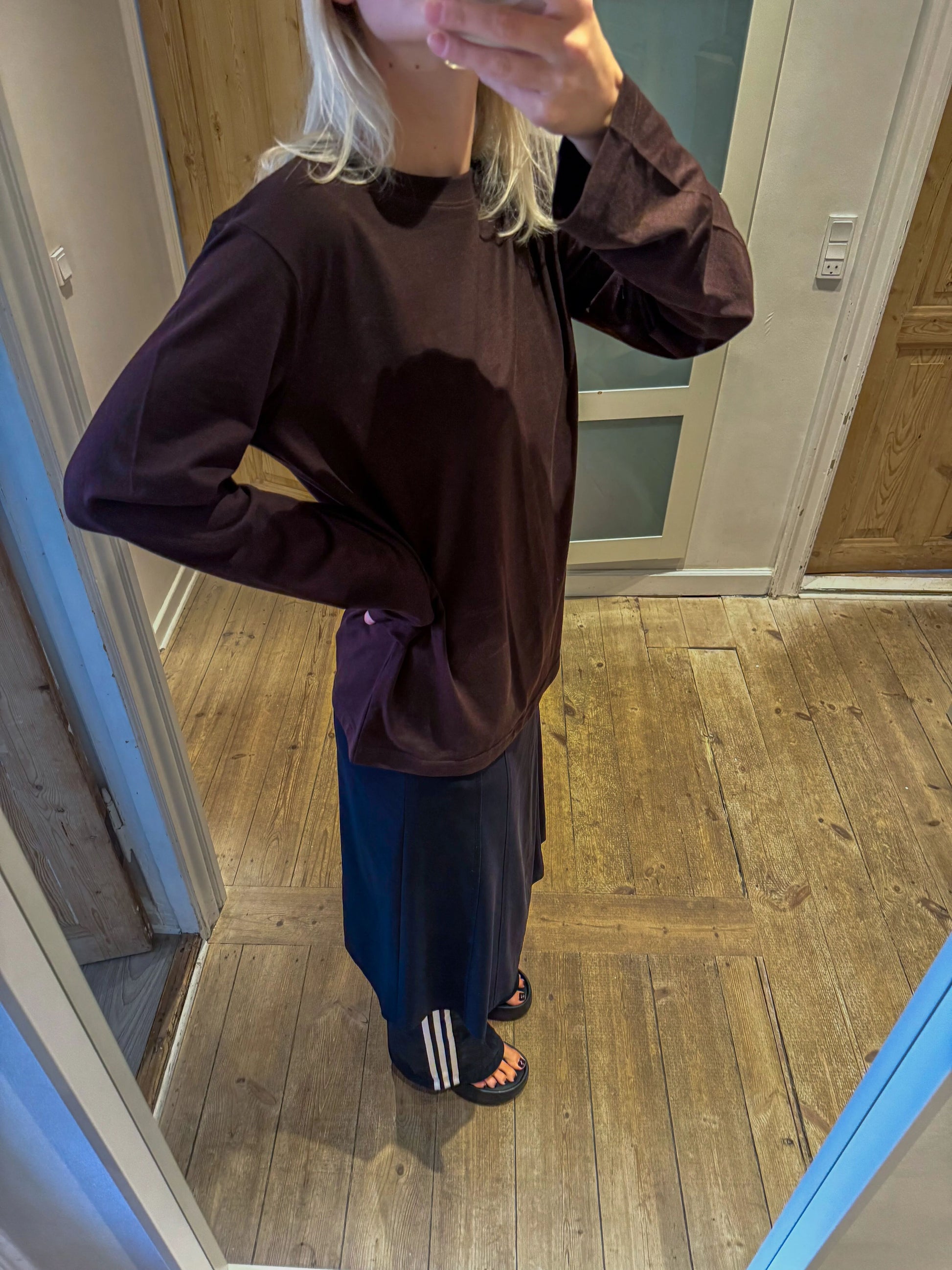 Sofie is 170 cm tall and wears size M. | dark brown