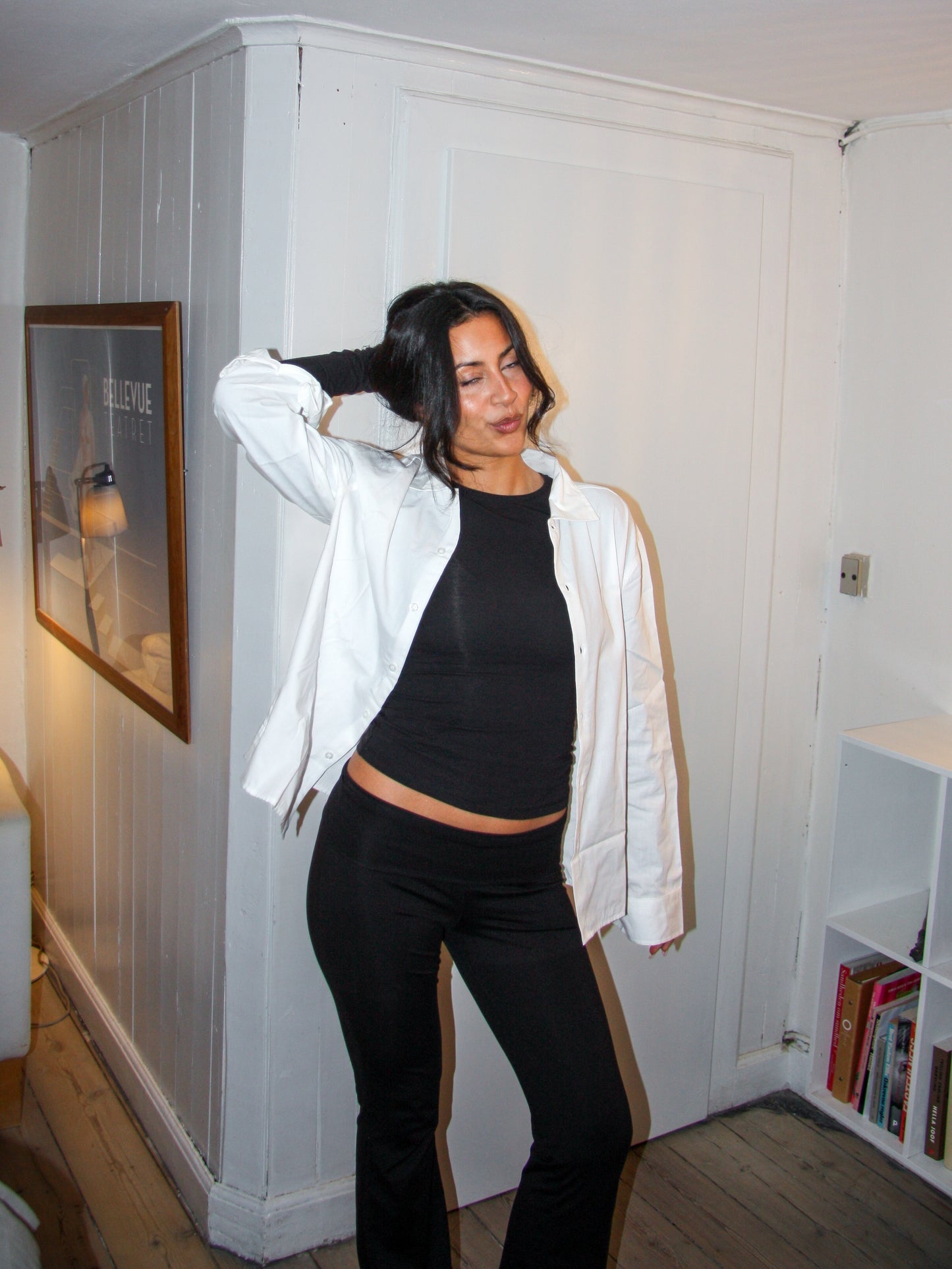 Sofie is 165 cm tall and wears size S. | white