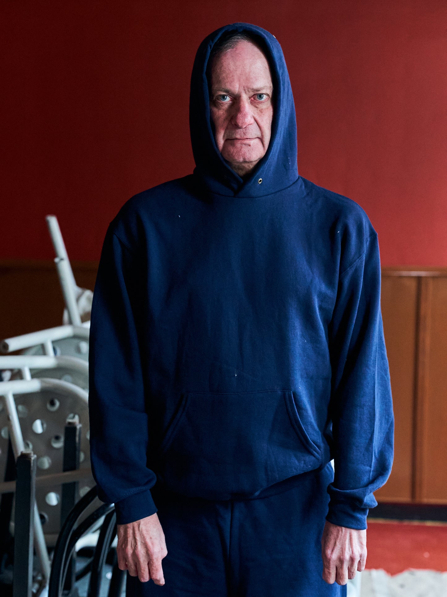 Knud is 183 cm tall and wears size L. | dark blue