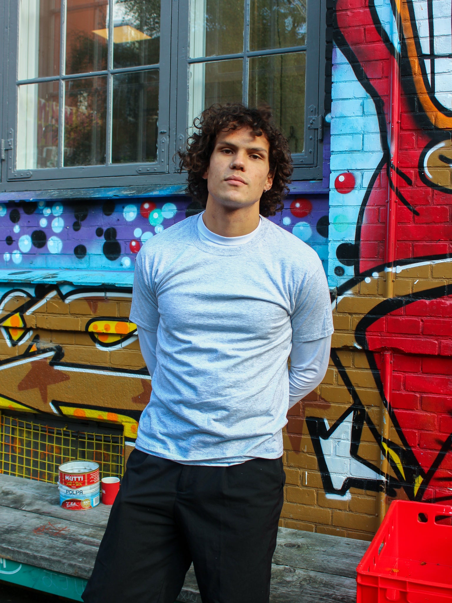 Milton is 189 cm tall and wears size XL. | grey