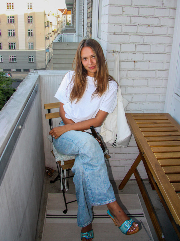 Nadia is 170 cm tall and wears size S. | white