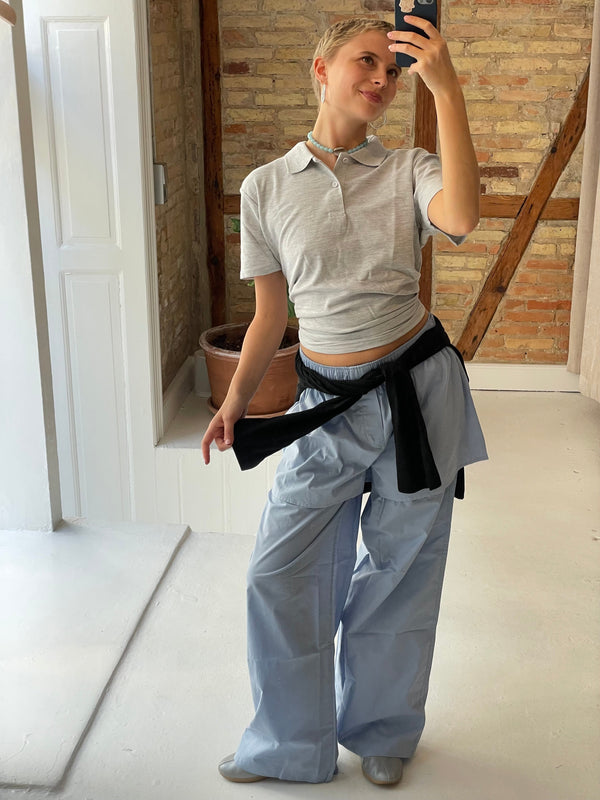 Karoline is 165 cm tall and wears size S. | light blue